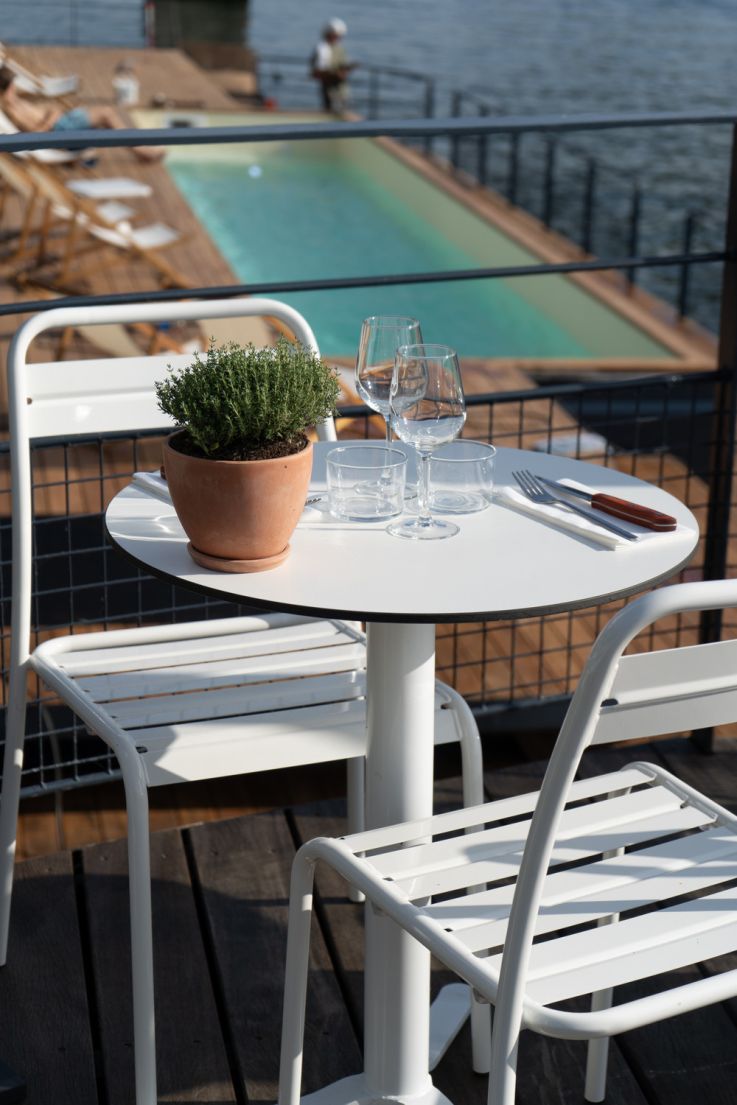 Marina les Maquereaux : terrasse sur l'eau avec piscine, resto, cocktails, huîtres & DJ sets à Paris