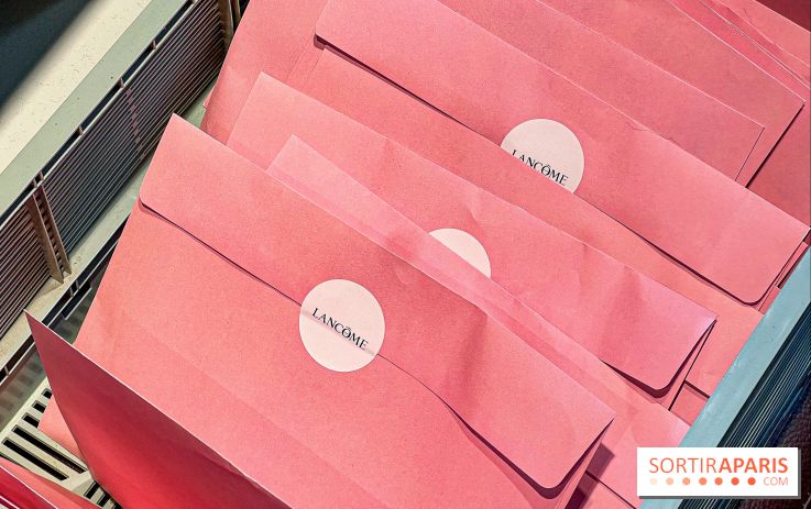 Pop up Café Lancôme x Aya Nakamura : flash make-up, gourmandises et surprises à gagner