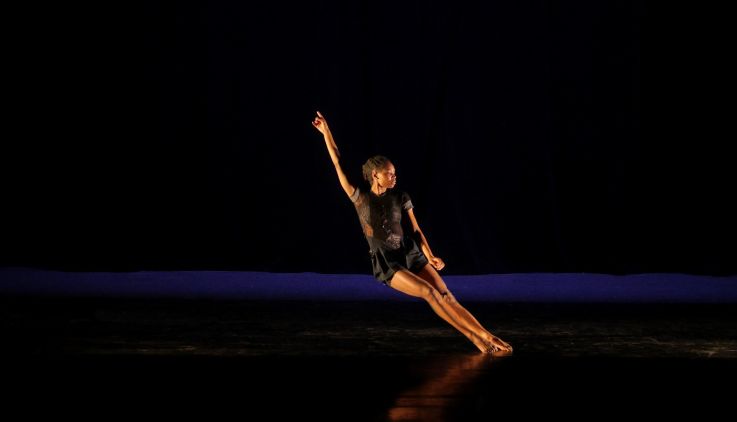 Festival Beaux Gestes : théâtre, danse, cirque, réalité virtuelle et ateliers au CENTQUATRE-PARIS 