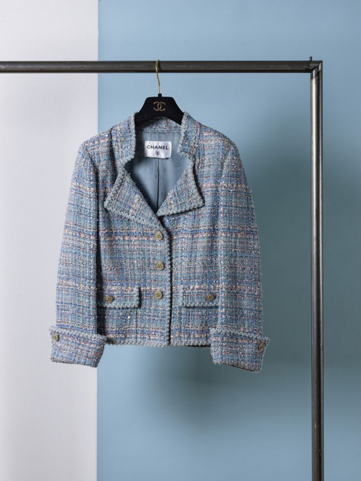 Une exposition mode gratuite de centaines de pièces Chanel dans une sublime maison de ventes à Paris