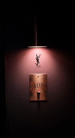 Ce pop-up beauté investit les chambres de l'Hôtel Les Bains à Paris pour une expérience immersive