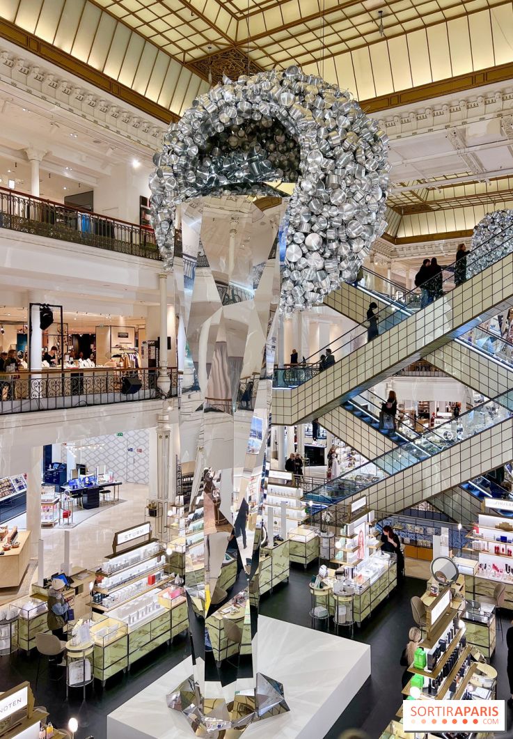 Sangam : l'installation monumentale de Subodh Gupta au Bon Marché Rive Gauche