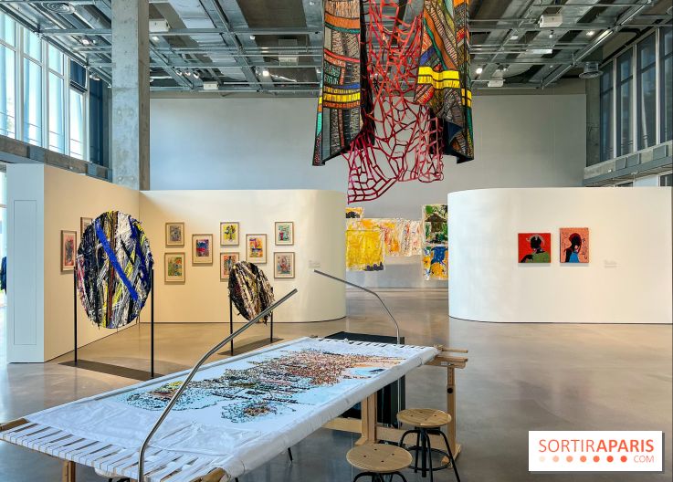 "Sur le fil : de Dakar à Paris", la nouvelle exposition mode & textile gratuite de la Galerie du 19M