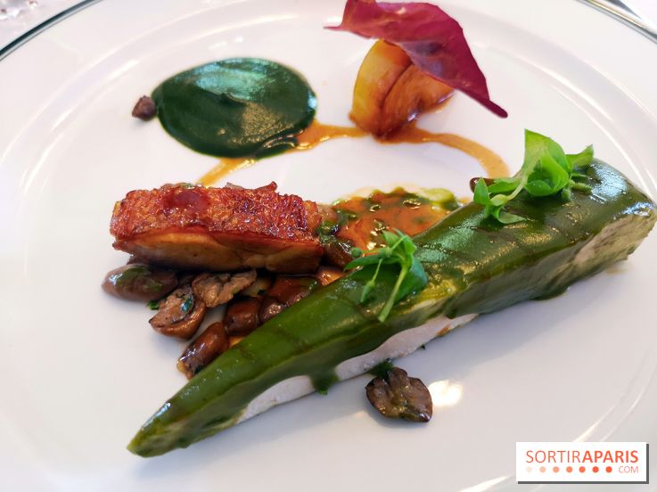 Le Laurent - Volaille Culoiselle, sauce suprême à l'estragon, arlette de pomme de terre confite et mousserons des prés