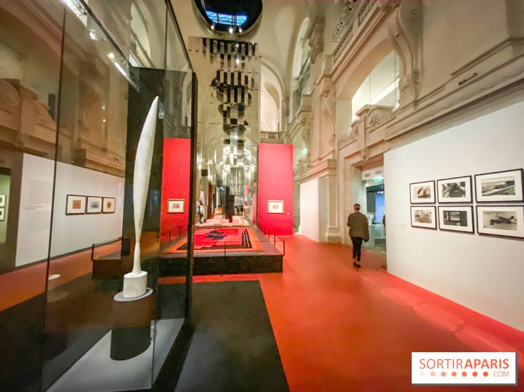 Album Photo : Yeshwant Rao Holkar II, Moderne Maharadjah au Musée des Arts Décoratifs