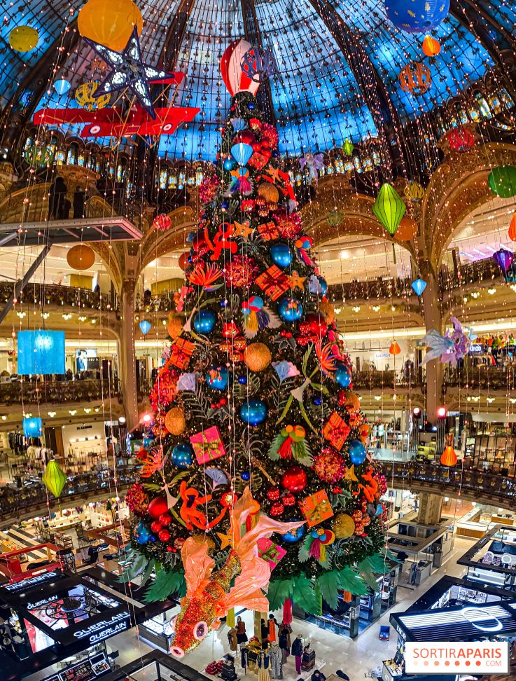 Photos : Les vitrines et sapin de Noël de Noël des Galeries Lafayette 2020