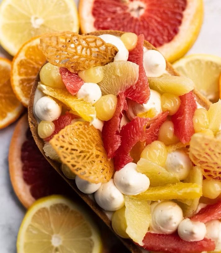 Bûches de Noël 2024 : Jardin d'Hiver et Forêt Noisette chez Giardino, pâtisserie végétale