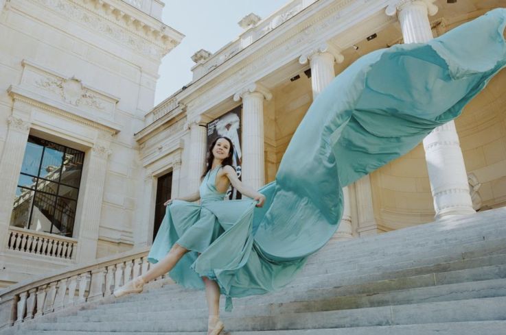 Flying Dress, le shooting photo pour être la star de la journée, en studio ou à Paris