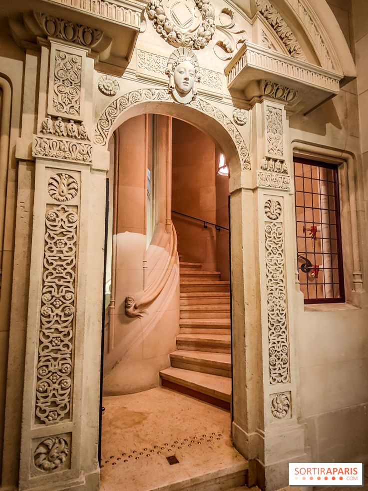 Visuels musée et monument - citéco cité de l'économie escalier