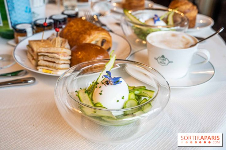 Photos : le Brunch royal du café de la Paix