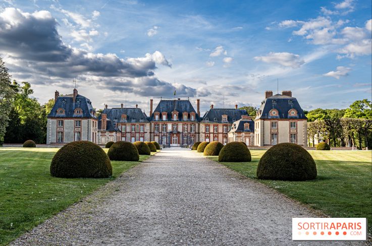 Le Château de Breteuil, ses jardins remarquables et contes de Perrault 