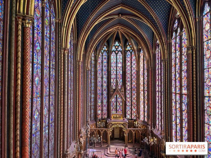 La Sainte-Chapelle et ses 1113 vitraux, un véritable joyau gothique à Paris