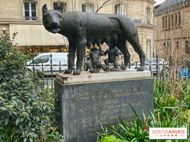 Visuels Paris - louve - square Samuel paty