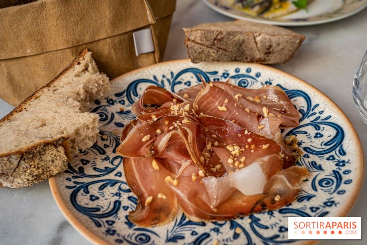 Bombarde restaurant méditerranéen et festif à Montmartre- speck