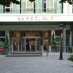 Pourquoi cette mairie parisienne est la seule à avoir une architecture moderne ?