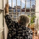 Coronavirus : le gouvernement renforce la lutte renforce la lutte contre l’isolement des personnes âgées