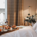 Insolite : un hôtel parisien nous propose de revivre une soirée comme dans "le monde d'avant"