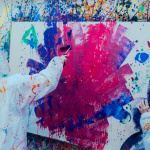 Breush à Paris : vivez l’expérience immersive d’Action Painting dans un cube artistique