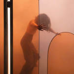 Mémoire de fille : adaptation contemporaine au Théâtre des Abbesses