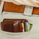 Doit-on laisser un pourboire au restaurant à Paris ? Combien, comment ? On vous explique tout