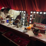 Un pop up store de bijoux magiques et son ambiance diseuse de bonne aventure à Paris