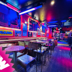 Un lieu inédit et festif : un pub / une discothèque et même un spekeasy bar (au même endroit)