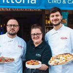 Pizza napolitaine de compétition à la pizzeria La Vittoria dans le marais