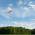 Sport insolite : où faire un baptême de paramoteur ou parapente en Île-de-France ? 