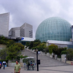 Le saviez-vous ? Il existait une géode comme à la Villette au cœur du quartier de La Défense !
