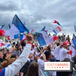 Athlètes et flambeau de Paris 2024