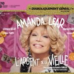 Amanda Lear est de retour au théâtre : argent, rire et cynisme au Théâtre Libre !