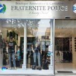 Simulateur de tir, écusson de la Bravm, T-shirt de la BAC, mug de la BRI, champagne des stups… la police ouvre sa boutique à Paris