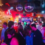 Un lieu inédit et festif : un pub / une discothèque et même un speakeasy bar (au même endroit)