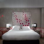 Le Crayon Rouge : hôtel coloré et arty