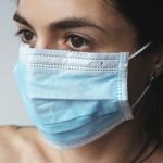 Coronavirus : Anne Hidalgo promet d'offrir deux millions de masques en tissu aux parisiens