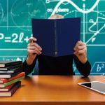 Covid-19 : une possible fermeture des lycées en France ? 