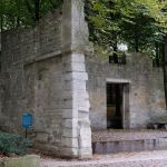   Les ruines du “Pâté-Pâris” (ou Petit Château de Bercy)