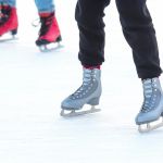 Patinoire éphémère à Étréchy (Essonne) : une sortie de Noël en famille sur vraie glace à 1h de Paris