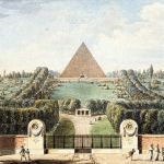 Une pyramide monumentale dans le cimetière du Père Lachaise à Paris
