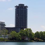 Cette mairie ultra moderne de région parisienne prend la forme d'un gratte ciel