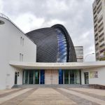Cette cathédrale aux portes de Paris a des airs de vaisseau spatial