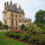 Au cœur d'un jardin public, cette villa pittoresque est classée patrimoine d'intérêt régional