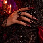Halloween 2026 à Paris : Diamanda Callas organise un bal costumé aussi glamour que terrifiant aux Bains !