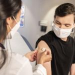 Coronavirus - Vaccination des adolescents : le vaccin Moderna désormais autorisé pour les 12-17 ans 