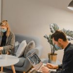 Coronavirus : les non-vaccinés et les 20-40 ans sont les plus touchés par le variant omicron