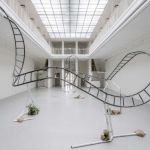 Jesse Darling au Palais de Tokyo : une exposition immersive entre ruines et récits oubliés