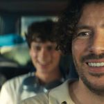 Sur la route de papa : une comédie tendre sur la famille et les origines