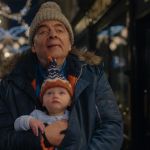 Seul face au bébé, la nouvelle comédie de Rowan Atkinson arrive sur Netflix