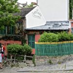 Le Lapin Agile, un cabaret mythique au cœur du Montmartre bohème