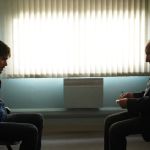 François Civil et François Berléand dans Deux Moi de cédric Klapisch